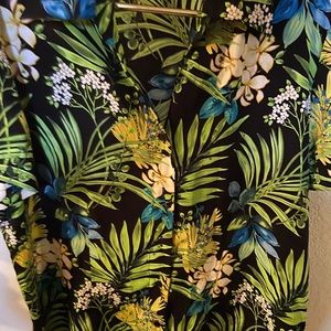 Large Sarah Bentley 100%polyester blouse for women preowned smoke free home